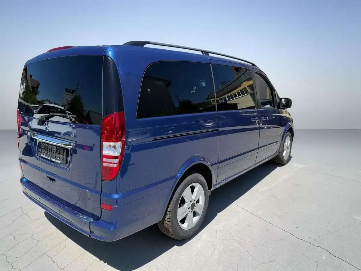 Gebraucht Mercedes Viano 163 PS (119 kW) 2012 Blau Van / Kleinbus