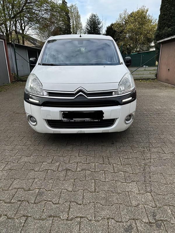 Gebraucht Citroën Berlingo 98 PS (72 kW) 2012 Weiß Van / Kleinbus