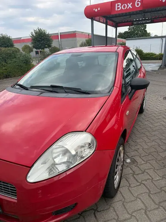Gebraucht Fiat Punto Active 65 PS (47 kW) 2009 Rot Kleinwagen