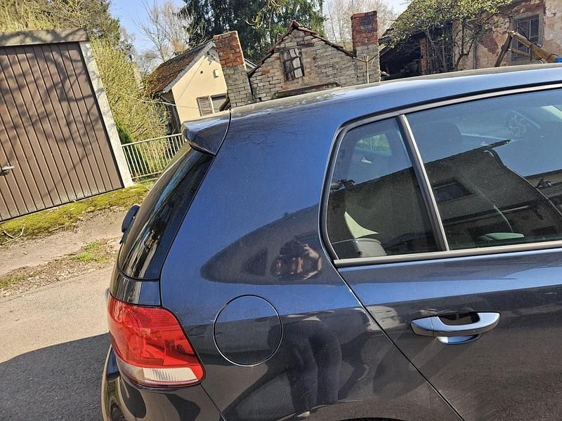 Gebraucht VW Golf VI Style 89 PS (65 kW) 2011 Blau Kleinwagen