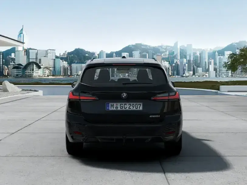 Gebraucht BMW 220 Active Tourer Performance 170 PS (125 kW) 2025 Schwarz Van / Kleinbus