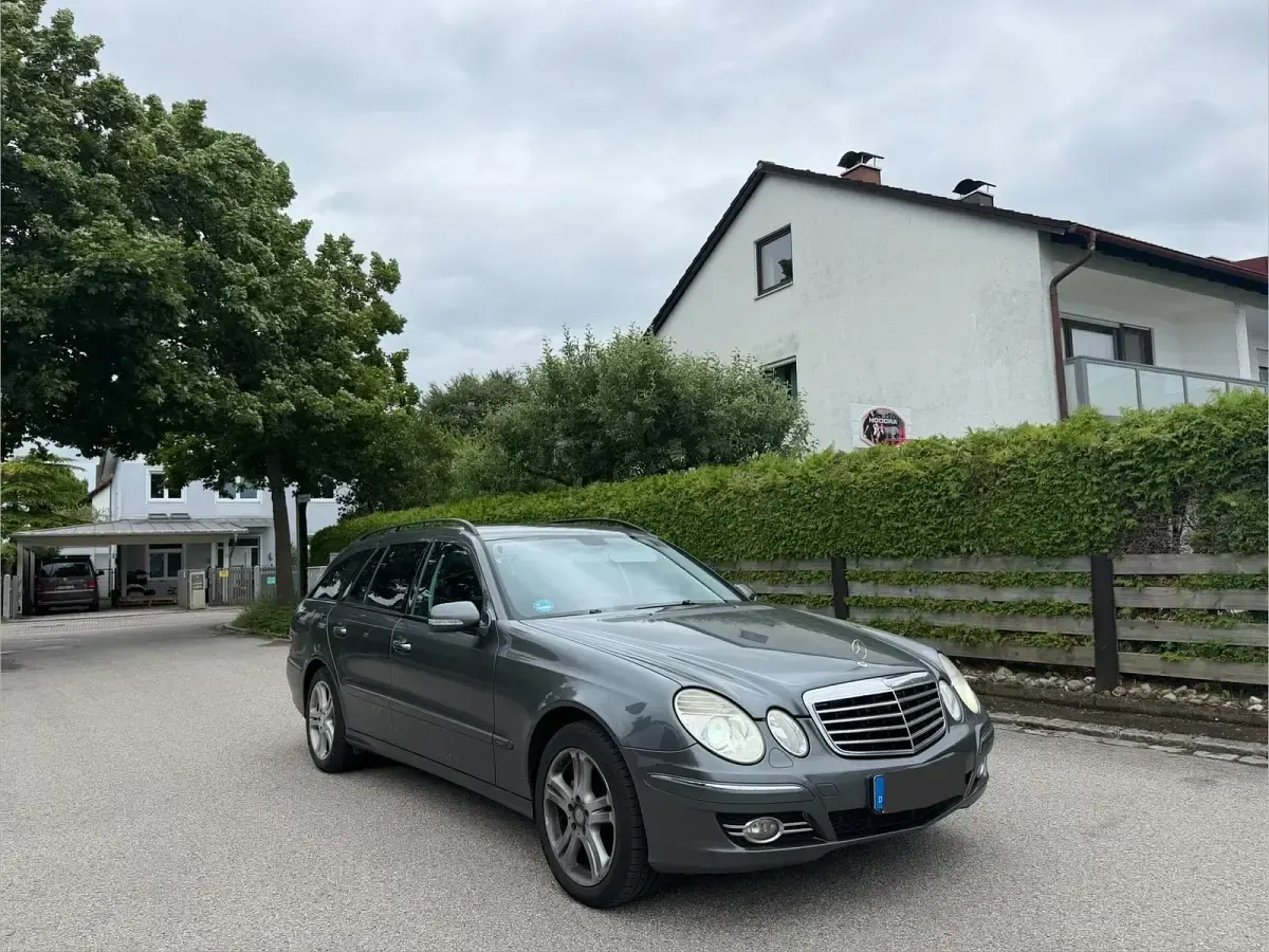 Gebraucht Mercedes E320 224 PS (164 kW) 2008 Grau Kombi