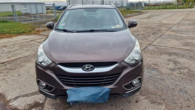 Braun Gebraucht 2010 Hyundai ix35 Style SUV | 6.500 € - Bild 1/4