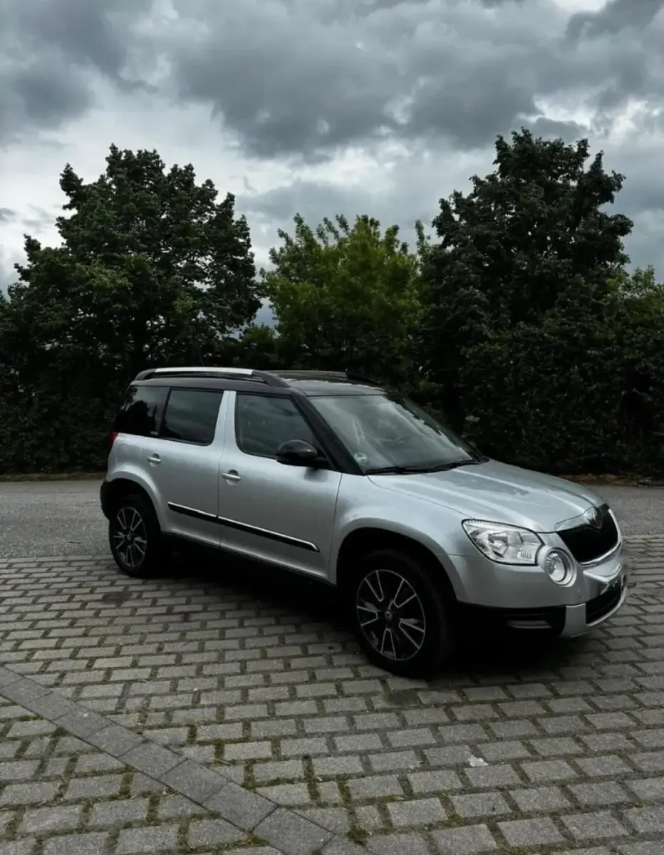 Gebraucht Skoda Yeti 105 PS (77 kW) 2013 Silber SUV