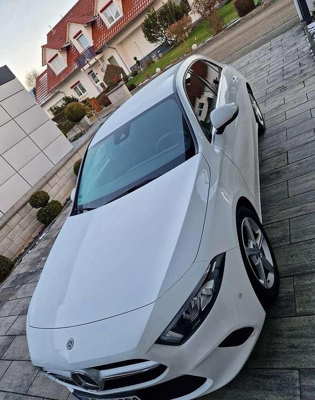 Gebraucht Mercedes A160 109 PS (80 kW) 2018 Weiß Limousine