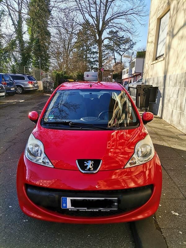 Rot Gebraucht 2007 Peugeot 107 Kleinwagen | 3.000 € (Fairer Preis) - Bild 1/4