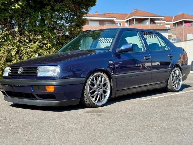 Blau Gebraucht 1995 VW Vento Limousine | 6.699 € - Bild 1/4