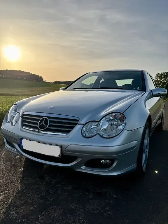 Gebraucht Mercedes C200 122 PS (89 kW) 2006 Silber Coupé