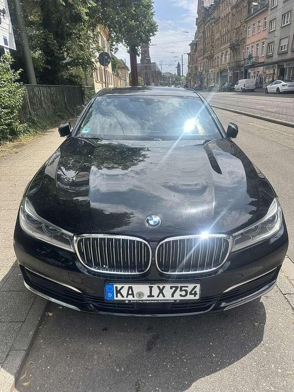 Schwarz Gebraucht 2018 BMW 740 M Sport Limousine | 27.500 € (Superpreis) - Bild 1/4