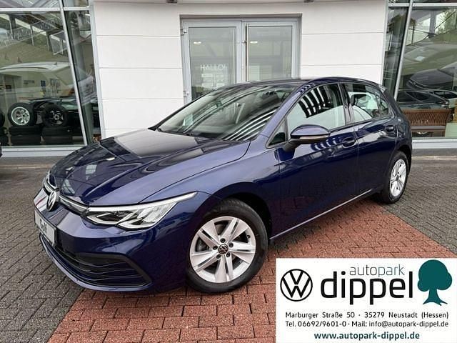 Atlantic blue metallic (metallic) Gebraucht 2020 VW Golf VIII Life Limousine | 16.550 € (Superpreis) - Bild 1/4
