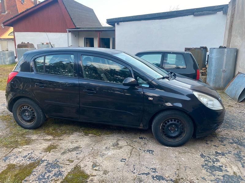 Second-hand Opel Corsa 80 CP (58 kW) 2007 Negru Hatchback