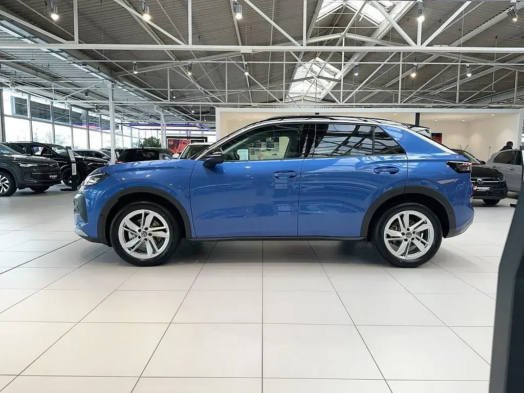 Gebraucht VW T-Roc Life 150 PS (110 kW) 2026 Celestial blue metallic / schw SUV
