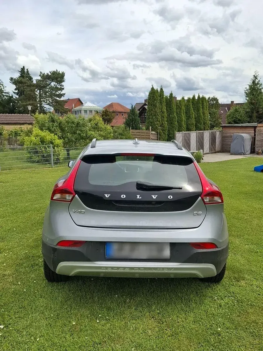 Gebraucht Volvo V40 CC Momentum 120 PS (88 kW) 2016 Grau Kombi