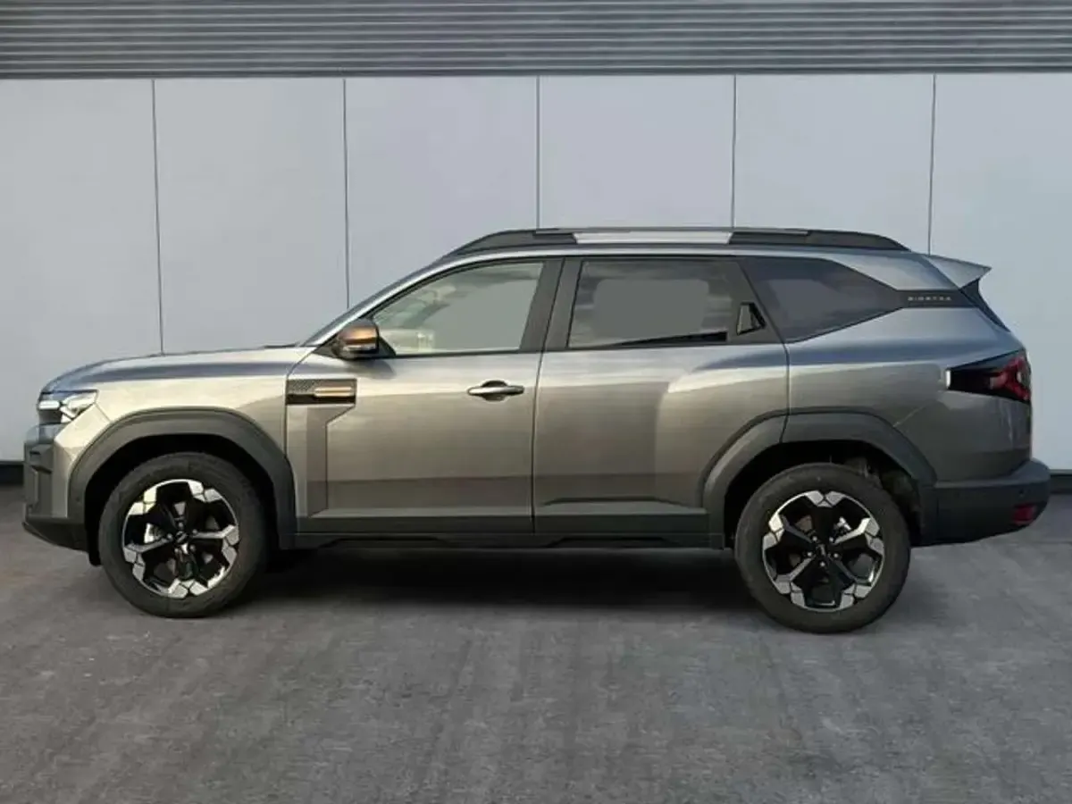 Neu Dacia Bigster Extreme 156 PS (114 kW) 2026 Dolomitgrau metallic/grau SUV