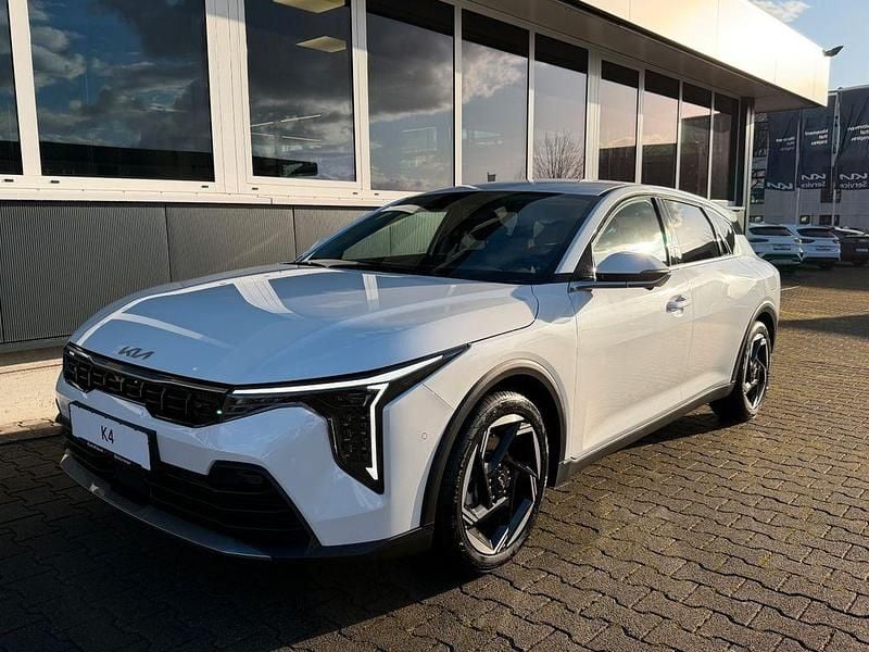 Neu Kia K4 Spirit 150 PS (110 kW) 2026 Weiß Limousine