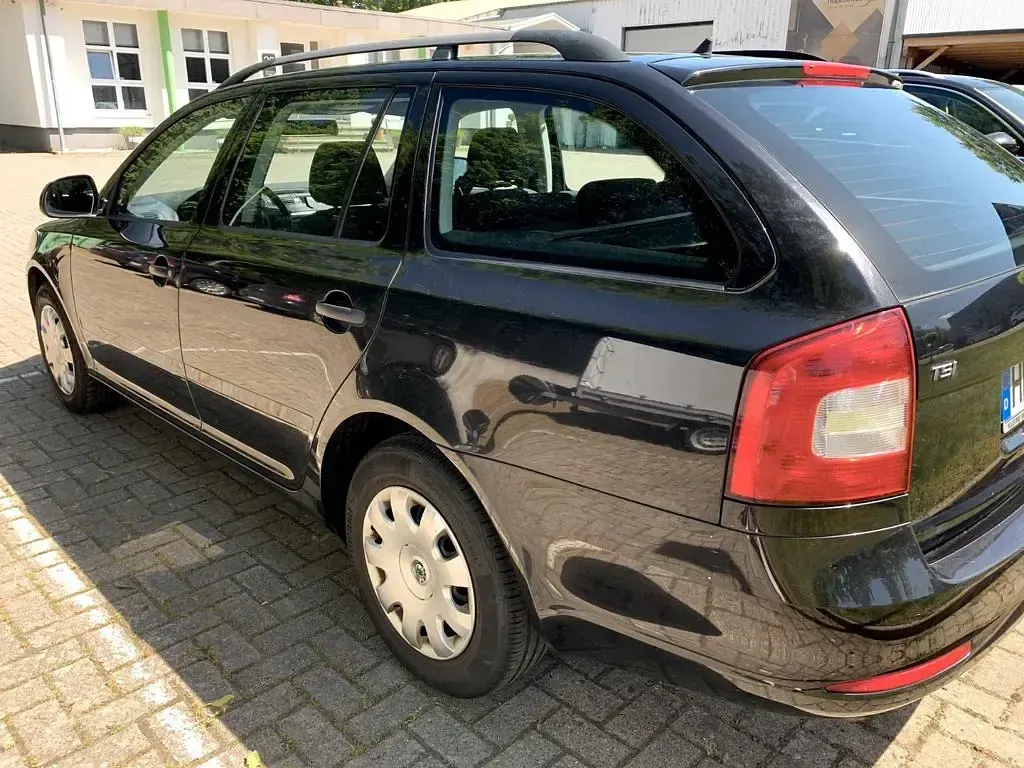 Gebraucht Skoda Octavia 122 PS (89 kW) 2012 Schwarz Kombi