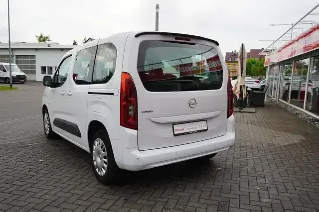 Gebraucht Opel Combo 110 PS (80 kW) 2022 Weiss Van / Kleinbus