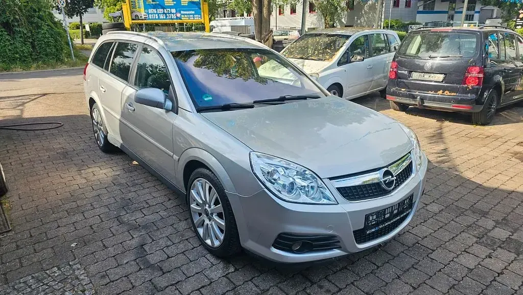 Gebraucht Opel Vectra Edition 155 PS (114 kW) 2007 Starsilber iii m2 Kombi