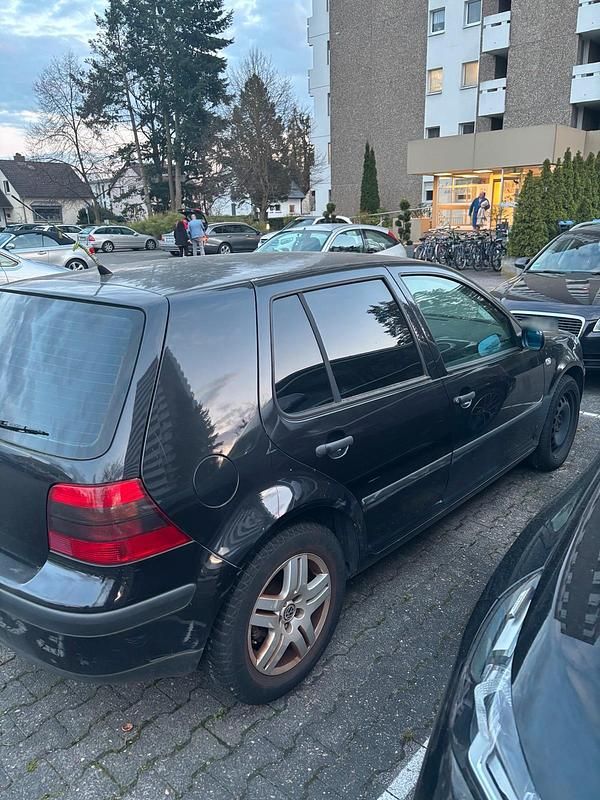 Gebraucht VW Golf IV 75 PS (55 kW) 2001 Schwarz Kleinwagen
