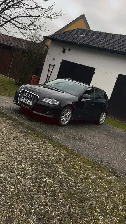 Używany Audi A3 Attraction 125 KM (91 kW) 2010 Czarny Hatchback