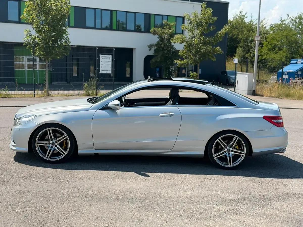 Gebraucht Mercedes E350 292 PS (214 kW) 2009 Grau Coupé