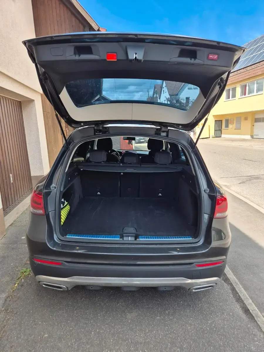 Gebraucht Mercedes GLC220 194 PS (142 kW) 2020 Grau SUV