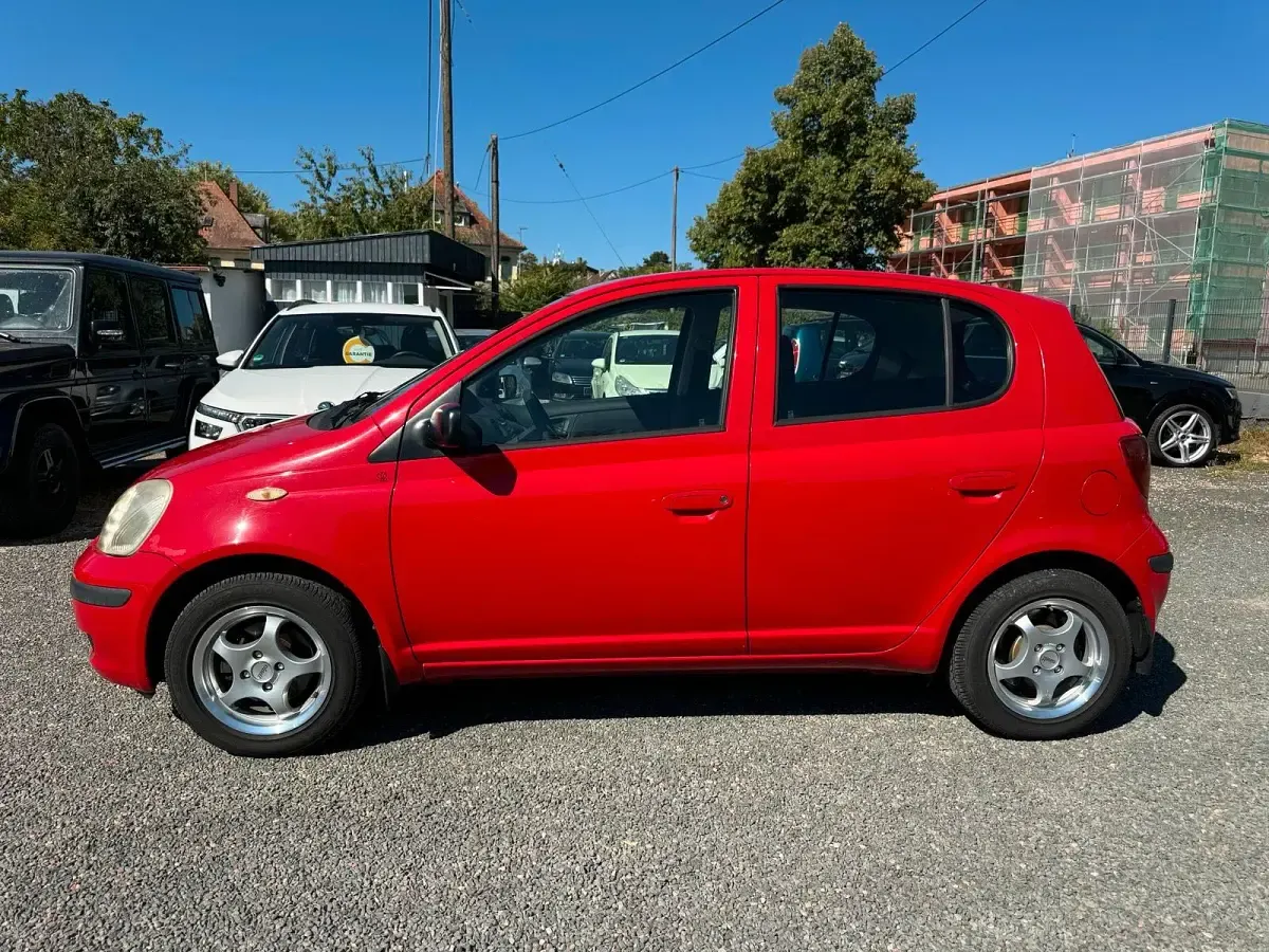 Gebraucht Toyota Yaris 65 PS (47 kW) 2004 Rot Kleinwagen