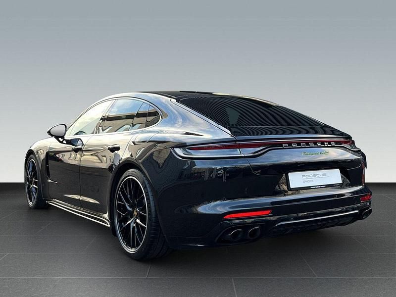 Gebraucht Porsche Panamera 560 PS (411 kW) 2022 Tiefschwarzmetallic (metallic) Limousine