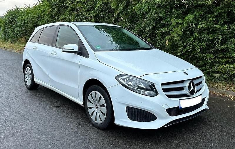 Polarweiss Gebraucht 2019 Mercedes B220 Van / Kleinbus | 16.890 € (Guter Preis) - Bild 1/4