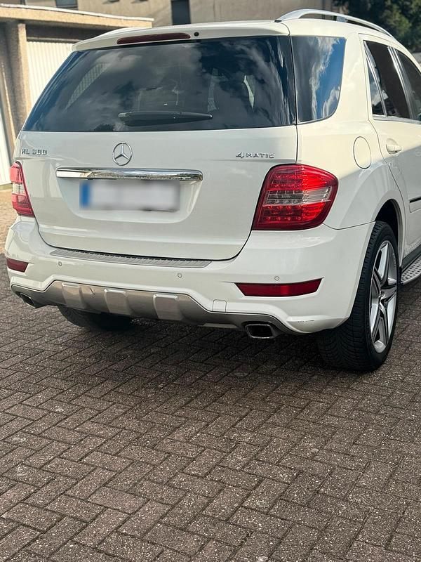 Gebraucht Mercedes ML300 AMG 204 PS (150 kW) 2011 Weiß SUV