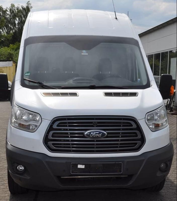 Weiß Gebraucht 2018 Ford Transit Limousine | 6.999 € (Fairer Preis) - Bild 1/4