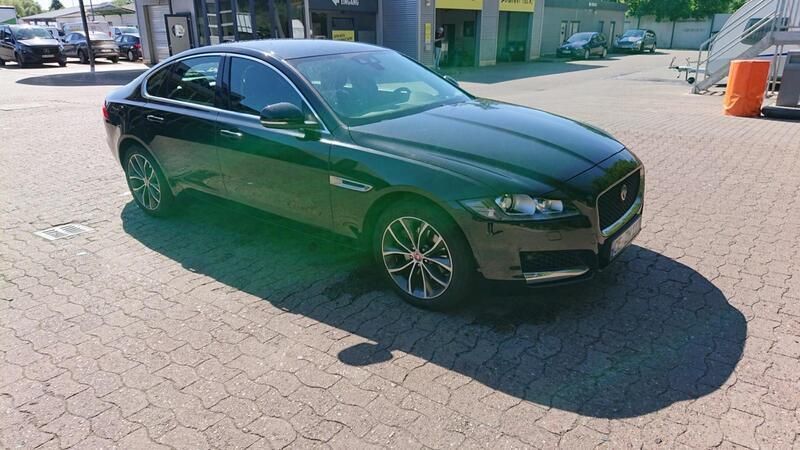 Schwarz Gebraucht 2018 Jaguar XF Prestige Limousine | 22.500 € - Bild 1/4