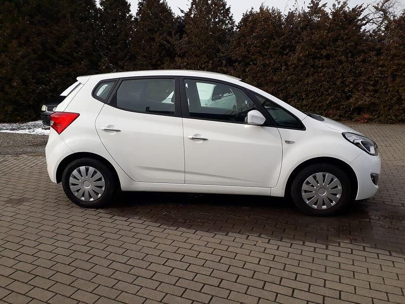 Gebraucht Hyundai ix20 Classic 90 PS (66 kW) 2016 Weiß Kleinwagen