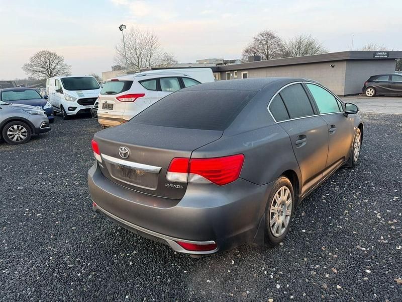 Gebraucht Toyota Avensis Life 124 PS (91 kW) 2012 Schwarz Limousine