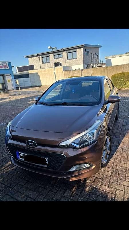 Gebraucht 2017 Hyundai i20 Style Limousine | 12.800 € (Fairer Preis) - Bild 1/4