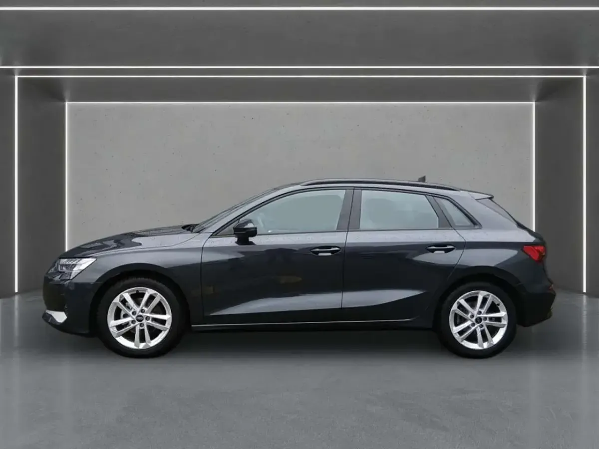 Gebraucht Audi A3 Advanced Plus 150 PS (110 kW) 2025 Grau Limousine