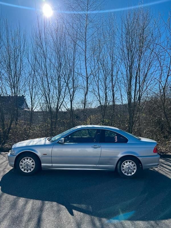 Gebraucht BMW 320 170 PS (125 kW) 2002 Silber Coupé