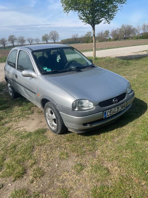Silber Gebraucht 2000 Opel Corsa Edition Limousine | 850 € (Fairer Preis) - Bild 1/4