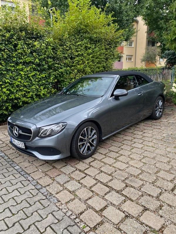 Gebraucht Mercedes E220 194 PS (142 kW) 2020 Grau Cabrio