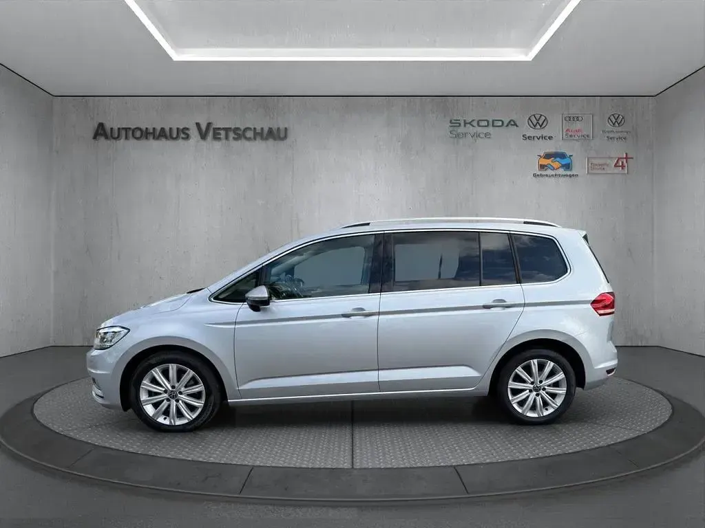 Gebraucht VW Touran Highline 150 PS (110 kW) 2020 Silber Van / Kleinbus