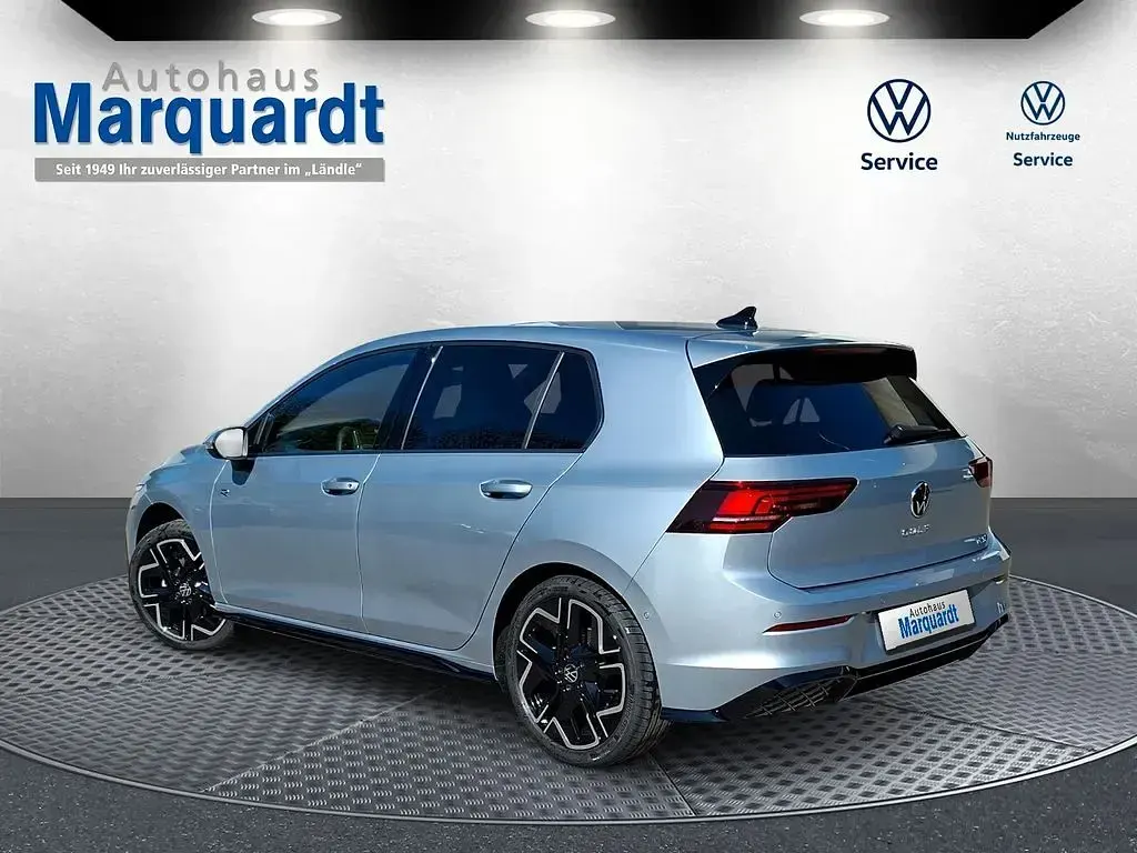 Neu VW Golf VIII R-line 150 PS (110 kW) 2026 Silber Limousine