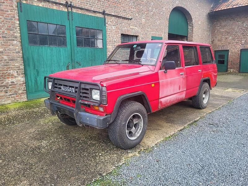 Rot Gebraucht 1987 Nissan Patrol SUV | 4.999 € - Bild 1/4