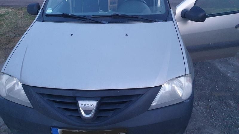 Grau Gebraucht 2010 Dacia Logan Abholung | 1.850 € - Bild 1/4
