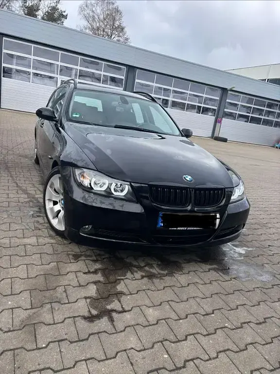 Gebraucht BMW 325 Performance 197 PS (144 kW) 2008 Schwarz Kombi
