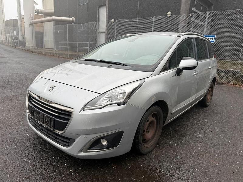 Gebraucht Peugeot 5008 Allure 120 PS (88 kW) 2016 Abholung