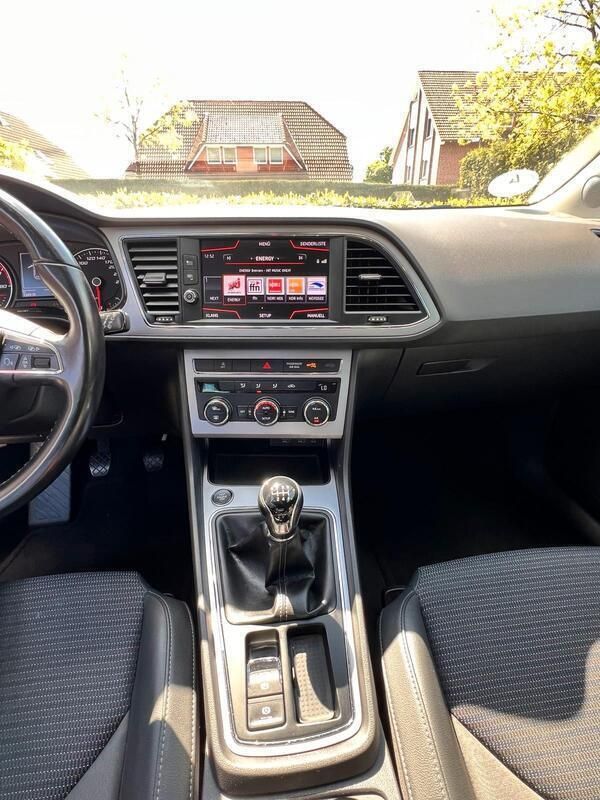 Weiß Gebraucht 2017 Seat Leon Kombi | 11.000 € (Fairer Preis) - Bild 1/4