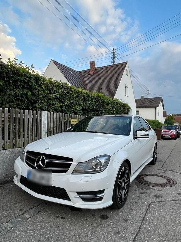 Weiß Gebraucht 2014 Mercedes C250 AMG line Limousine | 14.999 € (Superpreis) - Bild 1/4