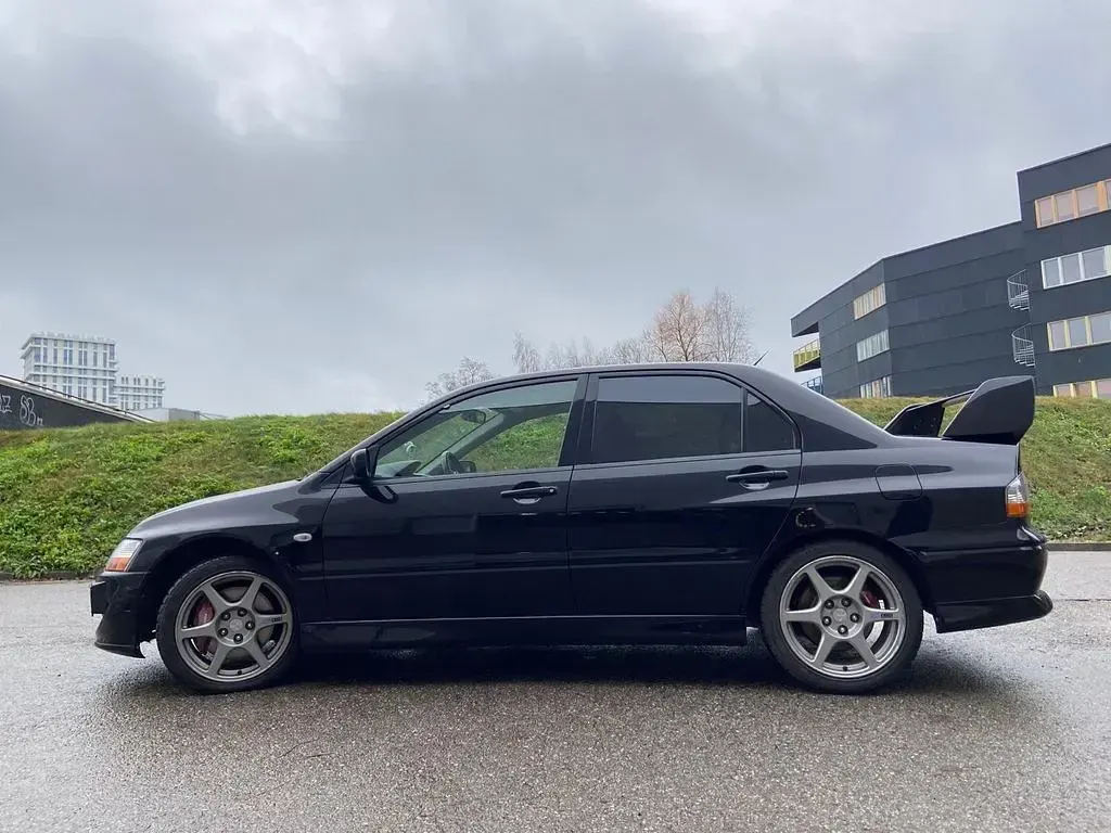 Begagnad Mitsubishi Lancer Evolution 280 HK (205 kW) 2004 Svart Sedan