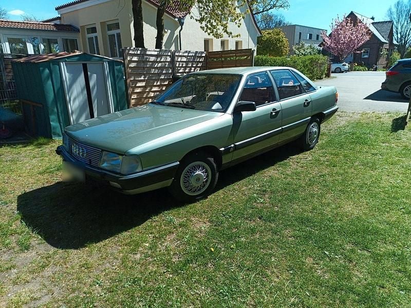 Second-hand Audi 100 87 CP (63 kW) 1986 Verde Berlinǎ