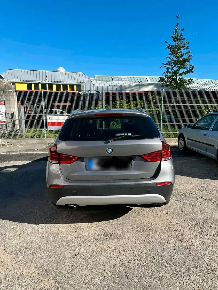 Gebraucht BMW X1 xLine 177 PS (130 kW) 2011 Grau SUV